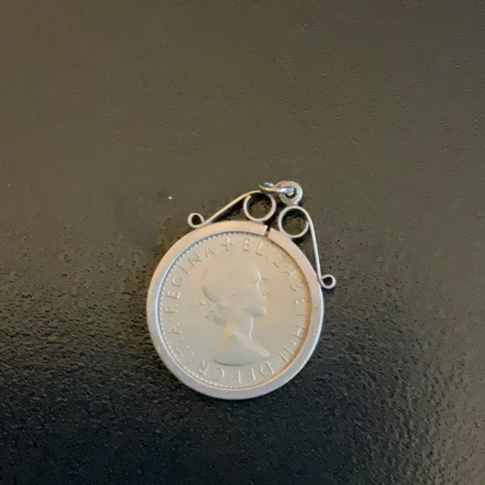 British sixpence charm, 1967